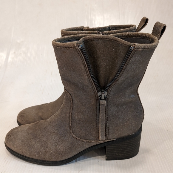 CLARKS Collection Nevella Devon Women's taupe suede zip ankle booties size 10 - Picture 4 of 15